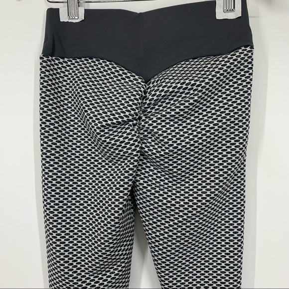 Honeycomb Scruch Booty Gray & White Leggings Mid To High Rise Medium - Picture 7 of 16